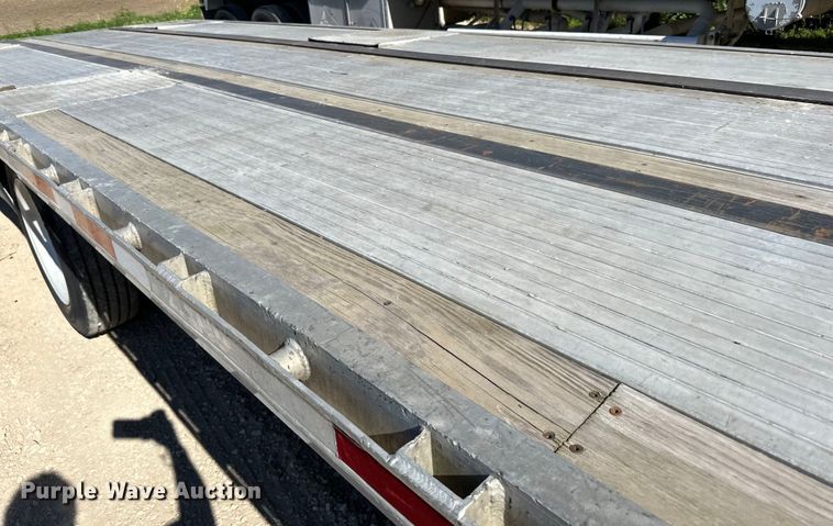 image for item DP8398 1994 Featherlite  1020 drop deck trailer