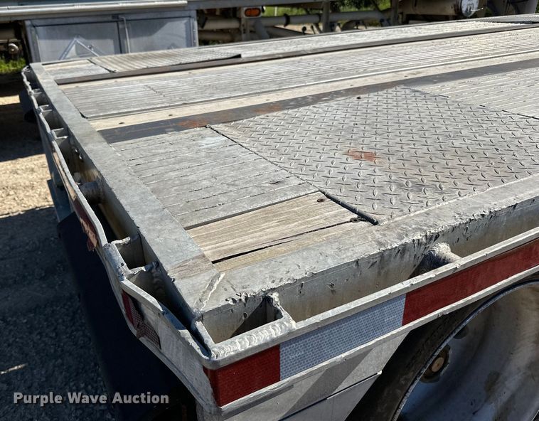 image for item DP8398 1994 Featherlite  1020 drop deck trailer