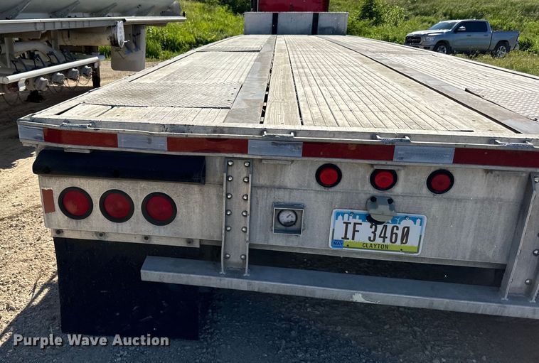 image for item DP8398 1994 Featherlite  1020 drop deck trailer