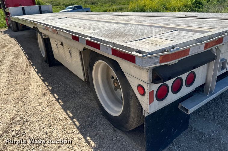 image for item DP8398 1994 Featherlite  1020 drop deck trailer