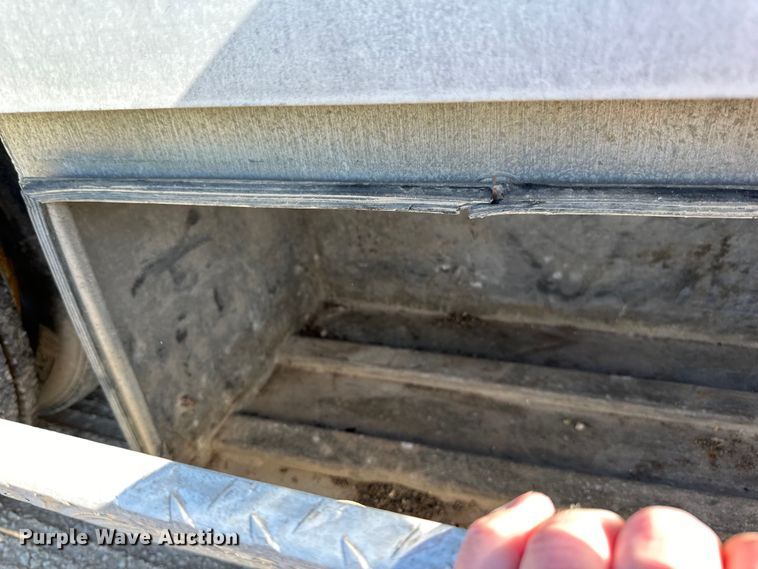 image for item DP8398 1994 Featherlite  1020 drop deck trailer