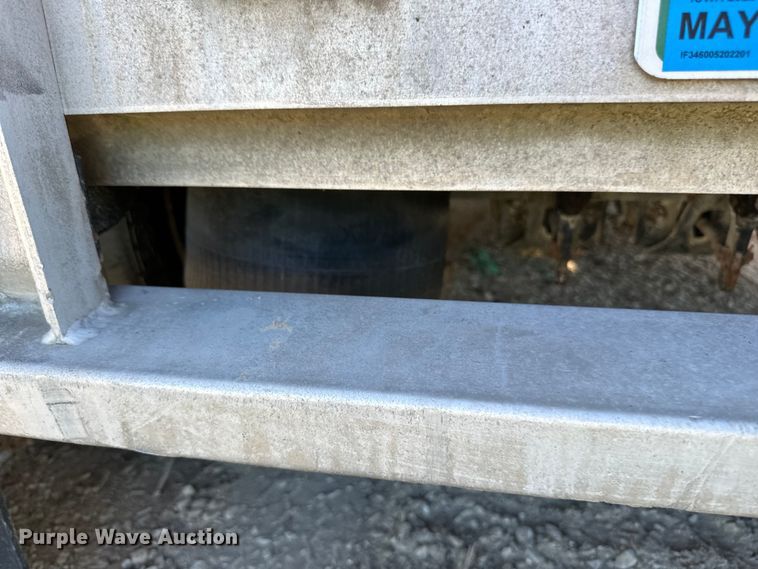 image for item DP8398 1994 Featherlite  1020 drop deck trailer