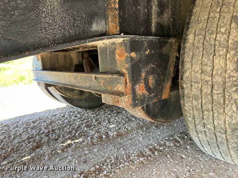 image for item DP8398 1994 Featherlite  1020 drop deck trailer