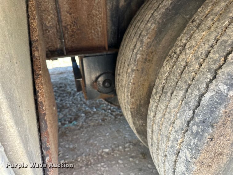 image for item DP8398 1994 Featherlite  1020 drop deck trailer