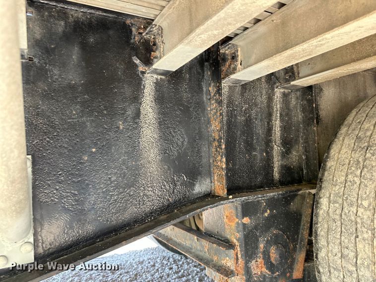 image for item DP8398 1994 Featherlite  1020 drop deck trailer