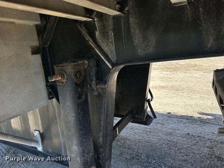 image for item DP8398 1994 Featherlite  1020 drop deck trailer