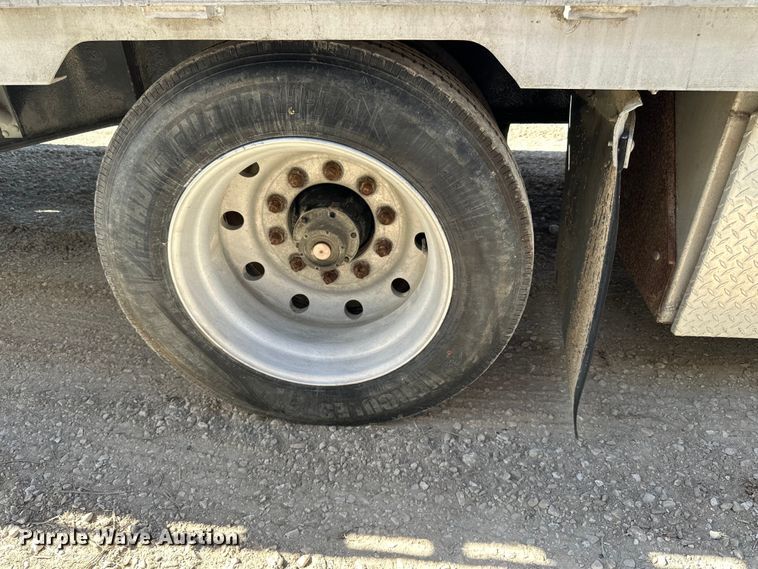 image for item DP8398 1994 Featherlite  1020 drop deck trailer