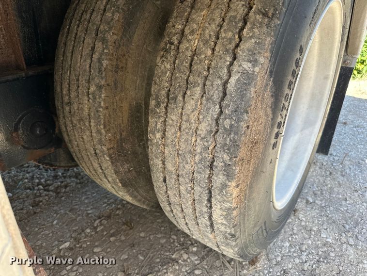 image for item DP8398 1994 Featherlite  1020 drop deck trailer