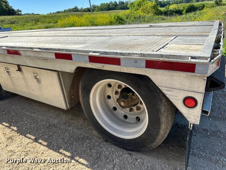 image for item DP8398 1994 Featherlite  1020 drop deck trailer