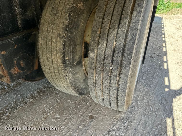 image for item DP8398 1994 Featherlite  1020 drop deck trailer