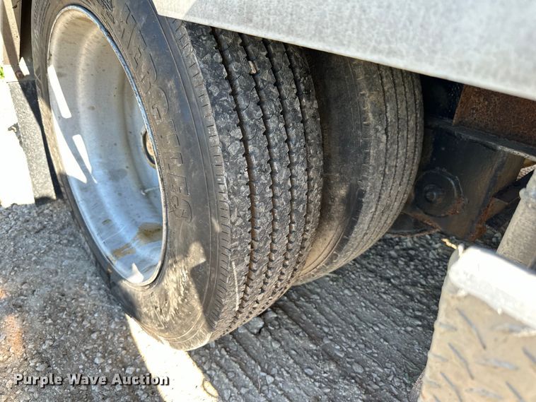 image for item DP8398 1994 Featherlite  1020 drop deck trailer