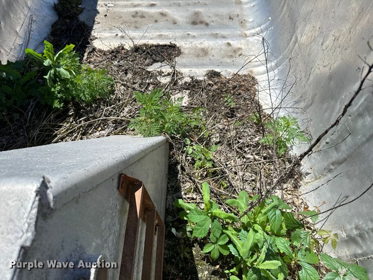 image for item DP8399 1960 Fruehauf end dump trailer