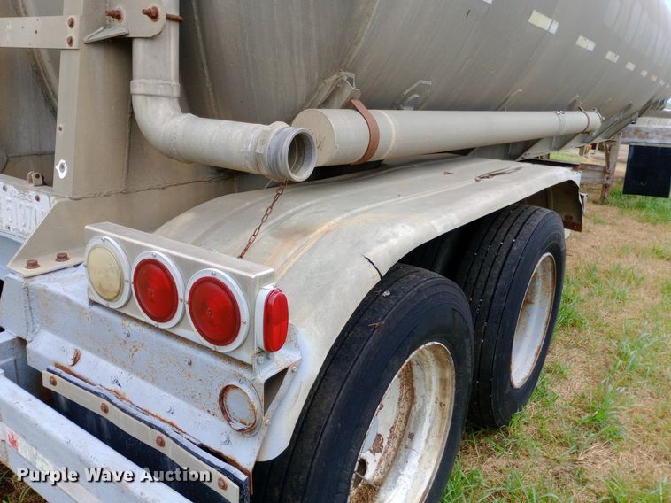 image for item DQ7210 1979 VIM tank trailer