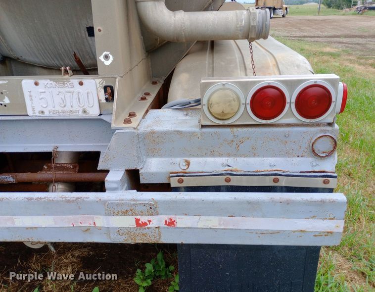 image for item DQ7210 1979 VIM tank trailer