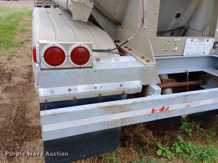 image for item DQ7210 1979 VIM tank trailer