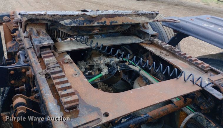 image for item DQ7211 2000 Freightliner  FLD semi truck