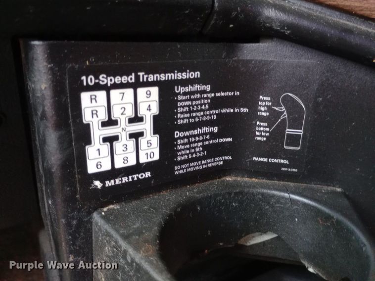 image for item DQ7211 2000 Freightliner  FLD semi truck