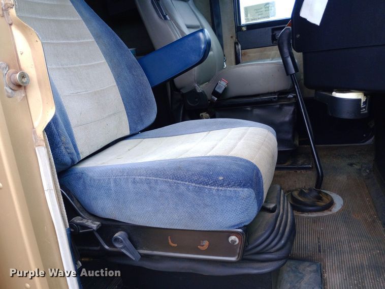 image for item DQ7211 2000 Freightliner  FLD semi truck