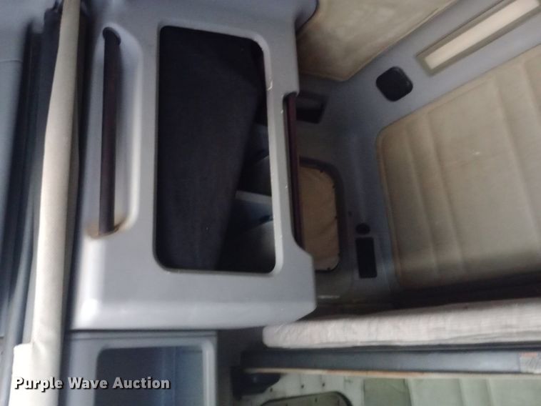 image for item DQ7211 2000 Freightliner  FLD semi truck