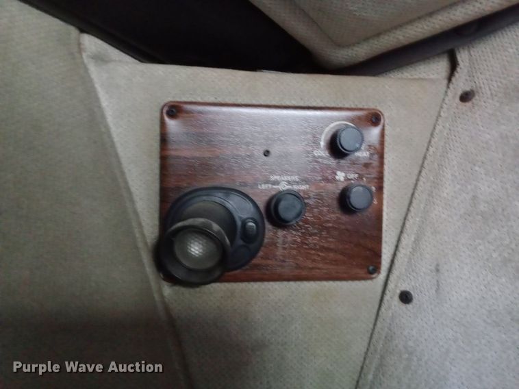 image for item DQ7211 2000 Freightliner  FLD semi truck