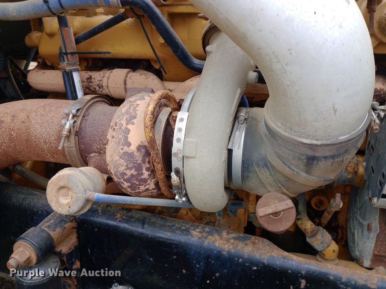 image for item DQ7211 2000 Freightliner  FLD semi truck