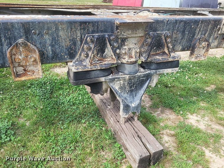 image for item DR4828 1992 Ford  LT9000 truck cab and chassis