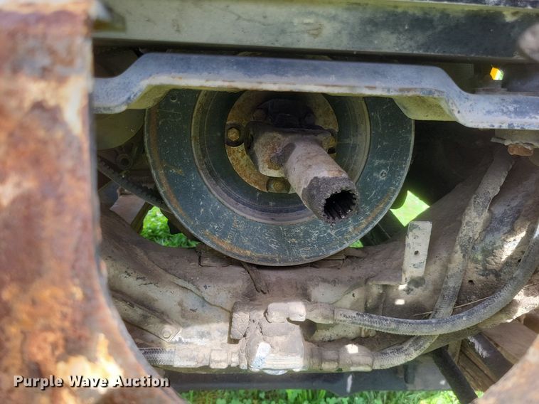 image for item DR4828 1992 Ford  LT9000 truck cab and chassis