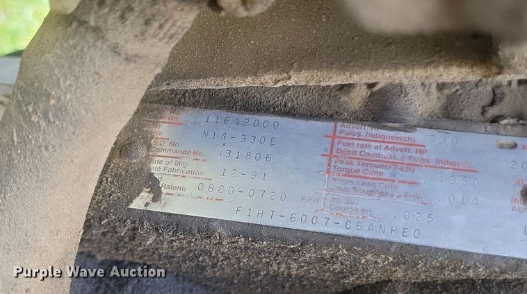 image for item DR4828 1992 Ford  LT9000 truck cab and chassis