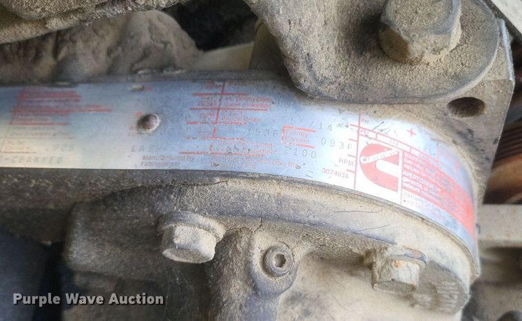 image for item DR4828 1992 Ford  LT9000 truck cab and chassis