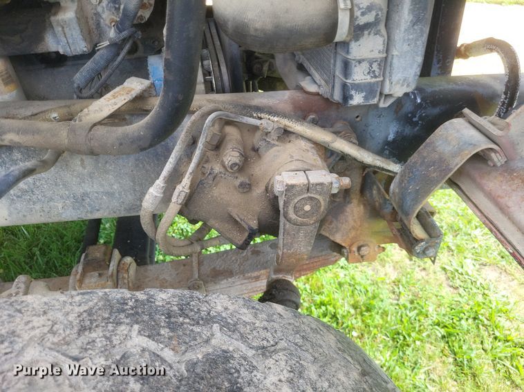 image for item DR4828 1992 Ford  LT9000 truck cab and chassis