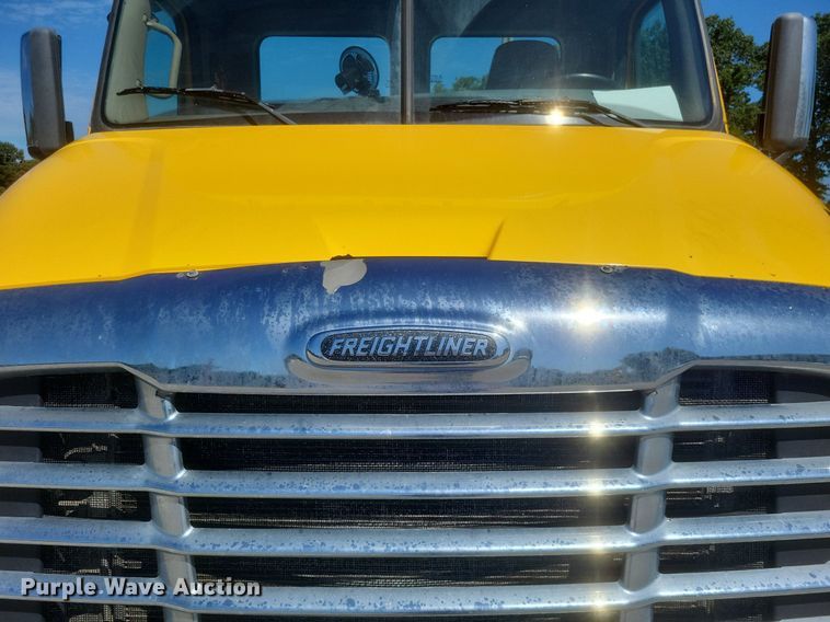 image for item DR4849 2017 Freightliner  Cascadia 113 semi truck
