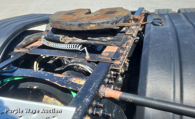 image for item DR4849 2017 Freightliner  Cascadia 113 semi truck