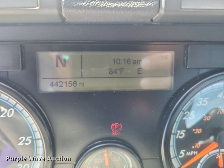 image for item DR4849 2017 Freightliner  Cascadia 113 semi truck