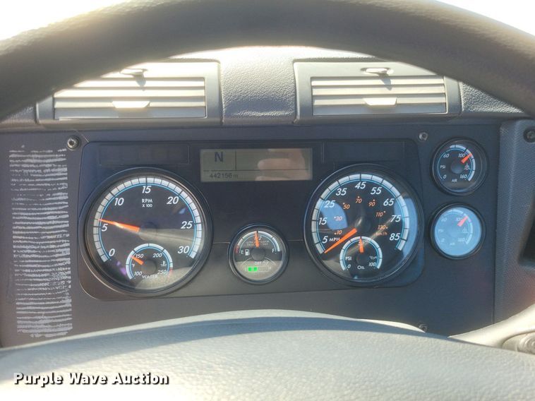 image for item DR4849 2017 Freightliner  Cascadia 113 semi truck