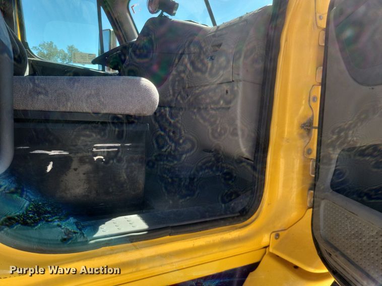 image for item DR4849 2017 Freightliner  Cascadia 113 semi truck