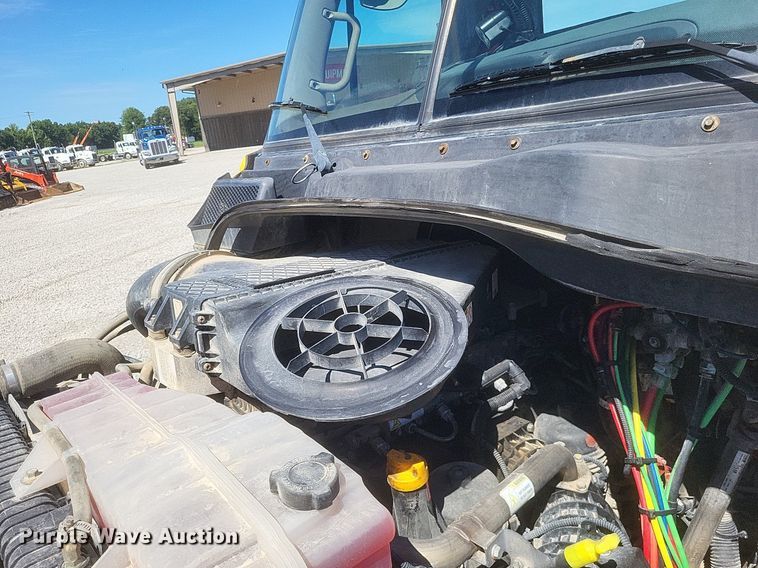 image for item DR4849 2017 Freightliner  Cascadia 113 semi truck