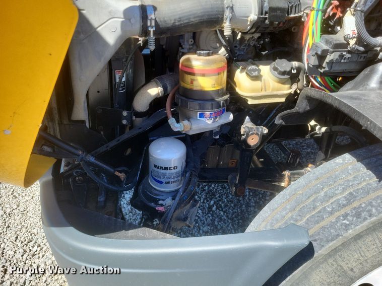 image for item DR4849 2017 Freightliner  Cascadia 113 semi truck