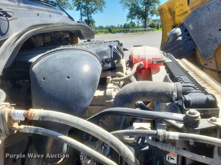 image for item DR4849 2017 Freightliner  Cascadia 113 semi truck