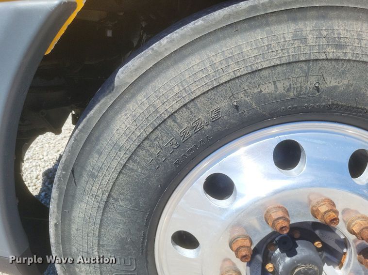 image for item DR4849 2017 Freightliner  Cascadia 113 semi truck