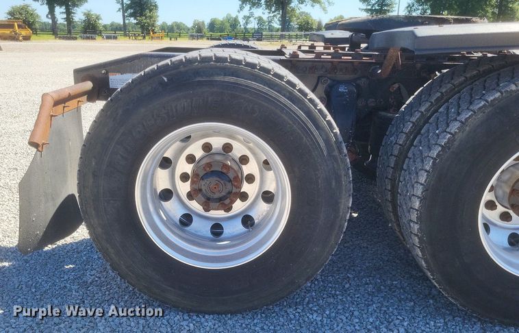 image for item DR4849 2017 Freightliner  Cascadia 113 semi truck