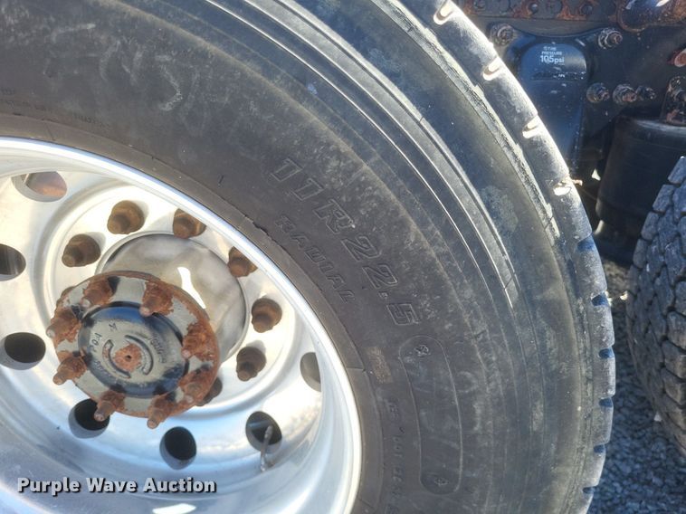 image for item DR4849 2017 Freightliner  Cascadia 113 semi truck