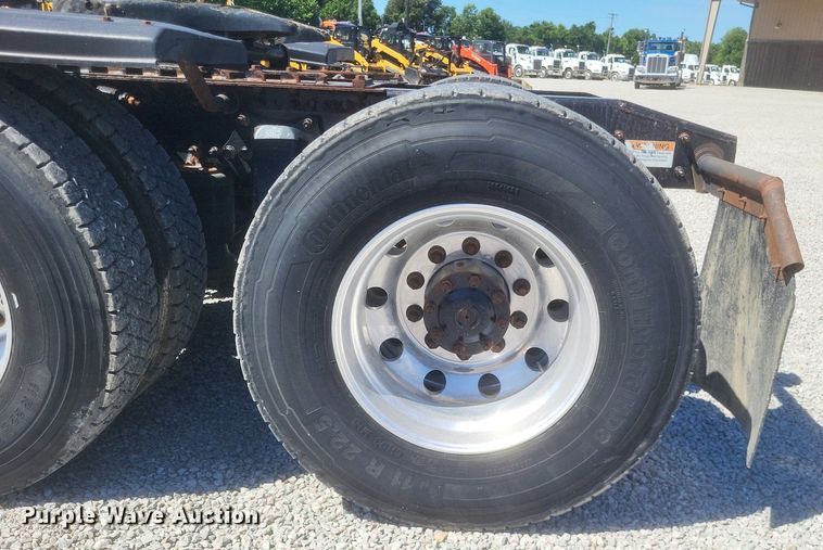 image for item DR4849 2017 Freightliner  Cascadia 113 semi truck