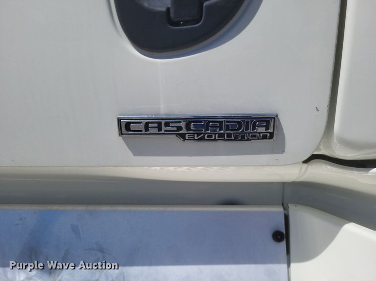 image for item DR4850 2016 Freightliner  Cascadia 125 Evolution  semi truck