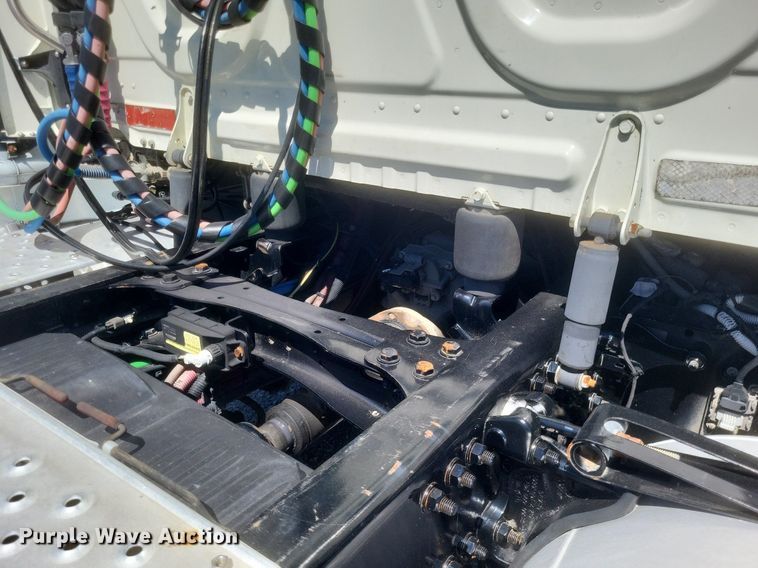 image for item DR4850 2016 Freightliner  Cascadia 125 Evolution  semi truck