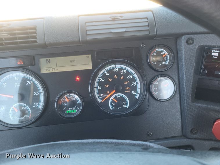 image for item DR4850 2016 Freightliner  Cascadia 125 Evolution  semi truck