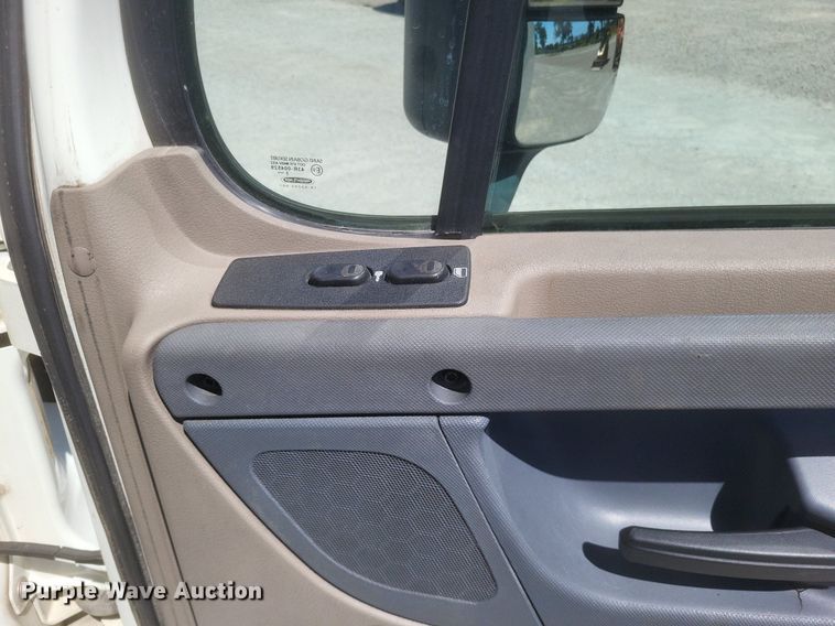 image for item DR4850 2016 Freightliner  Cascadia 125 Evolution  semi truck