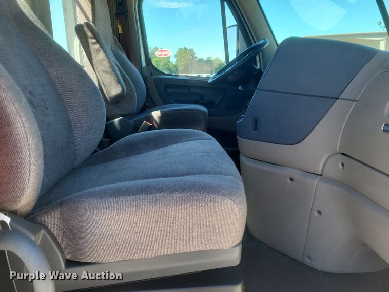 image for item DR4850 2016 Freightliner  Cascadia 125 Evolution  semi truck