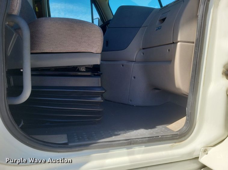 image for item DR4850 2016 Freightliner  Cascadia 125 Evolution  semi truck