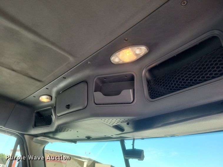 image for item DR4850 2016 Freightliner  Cascadia 125 Evolution  semi truck