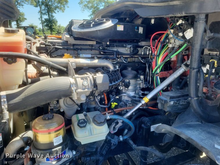 image for item DR4850 2016 Freightliner  Cascadia 125 Evolution  semi truck